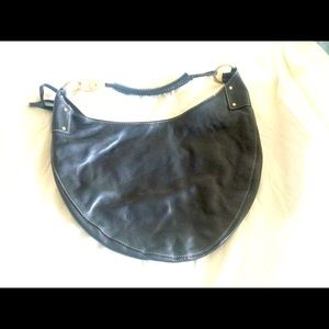 Gently used Enzo Angiolini shoulder bag.